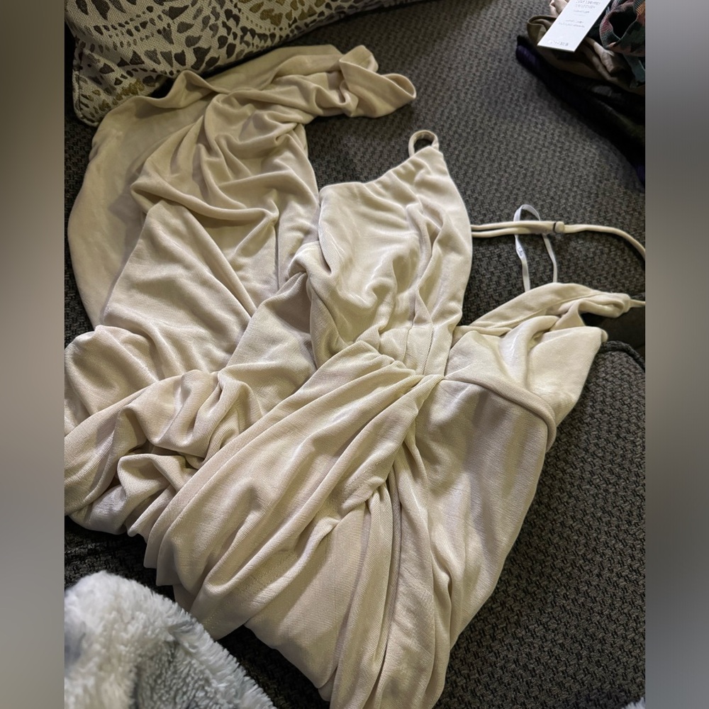 Lulu’s beige dress